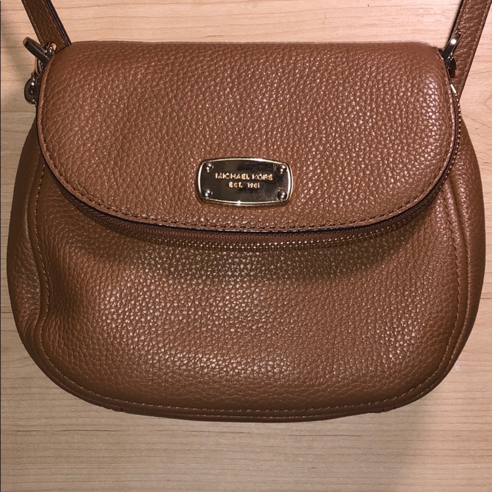Michael kors cross body